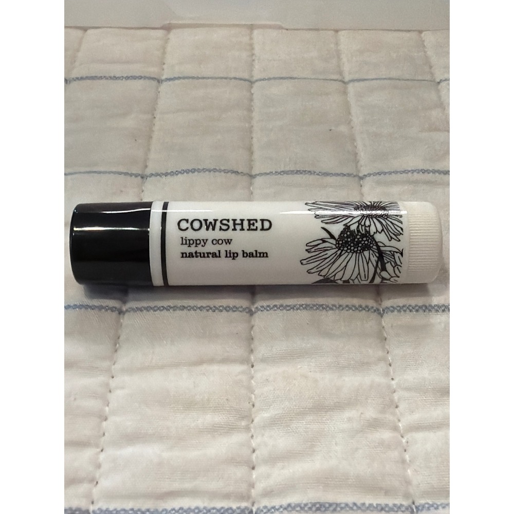 Cowshed Lippy Cow Natural Lip Balm Shea Butter Soho House England 0.17oz Stick